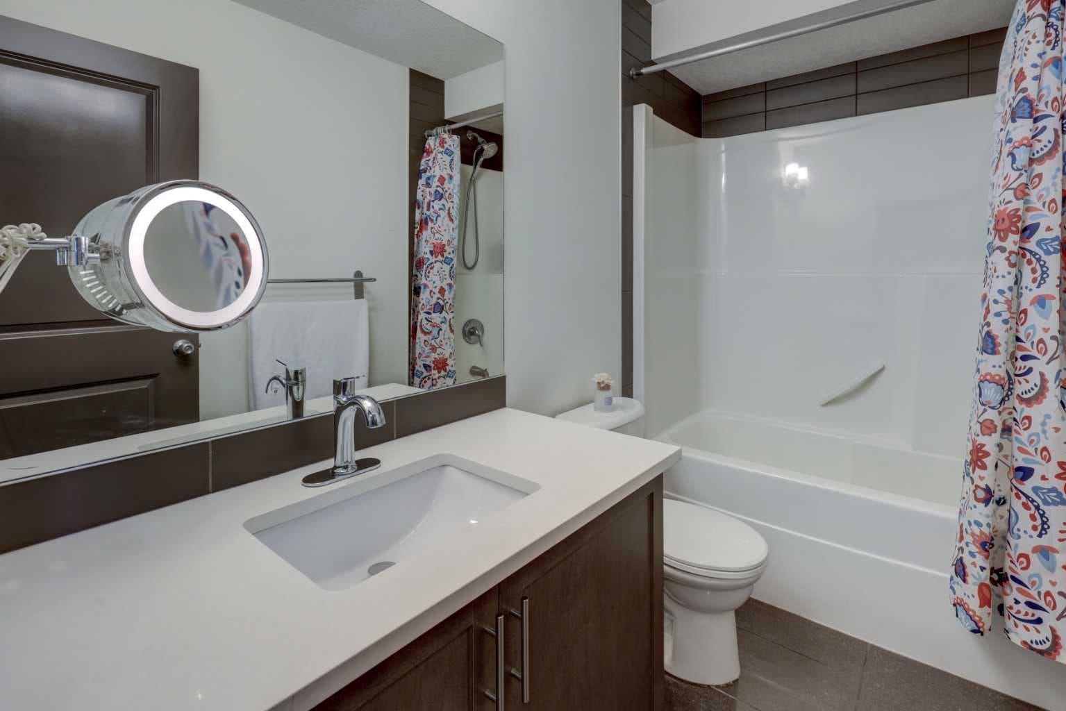 5 Covecreek Mews NE