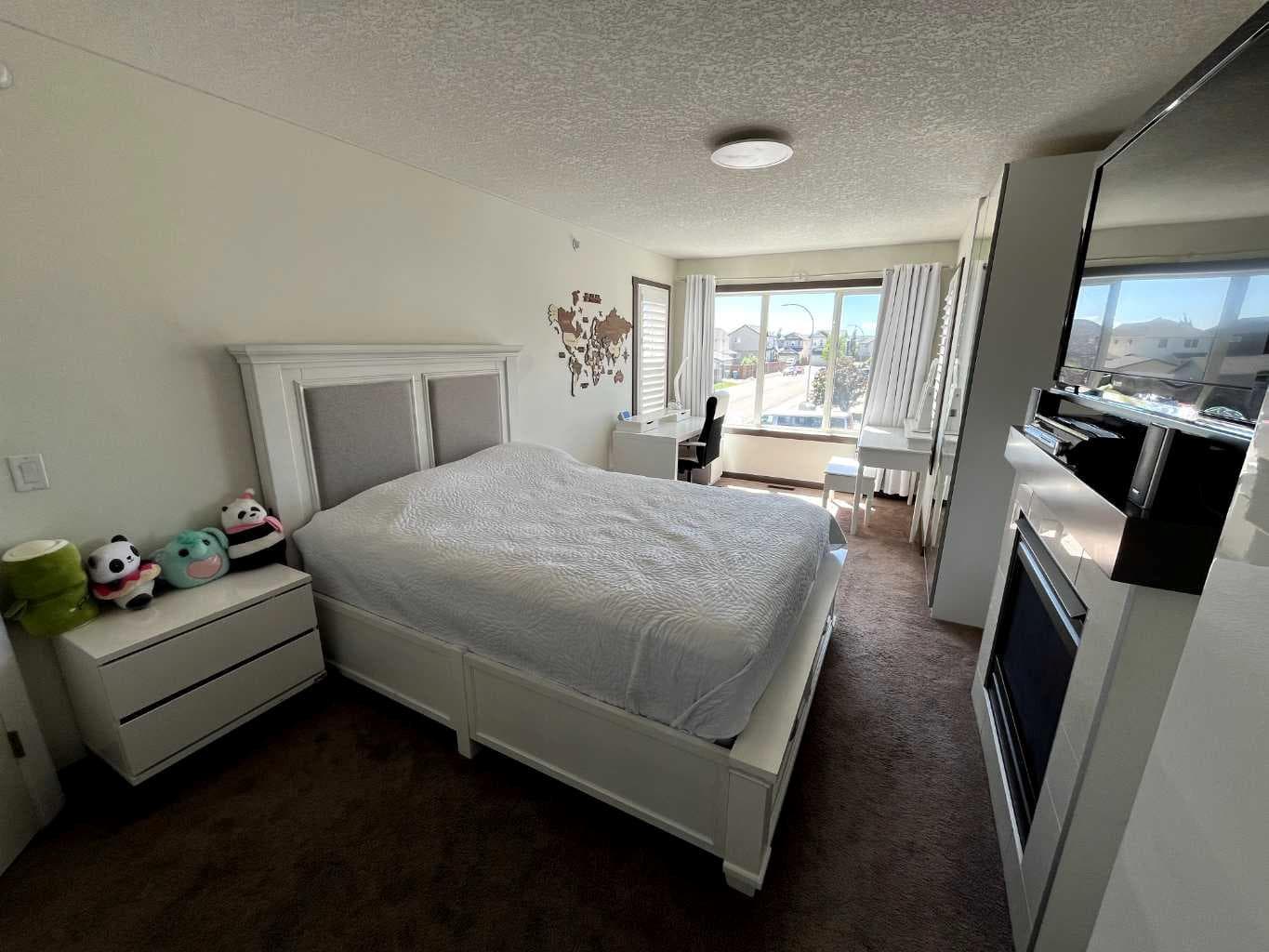 5 Covecreek Mews NE