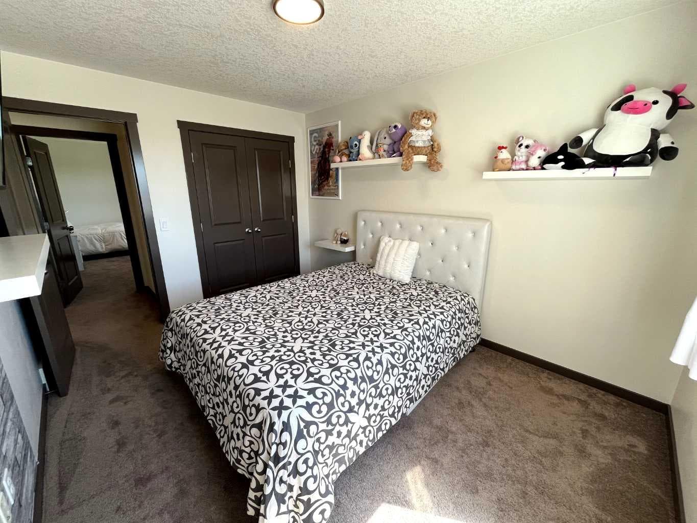 5 Covecreek Mews NE