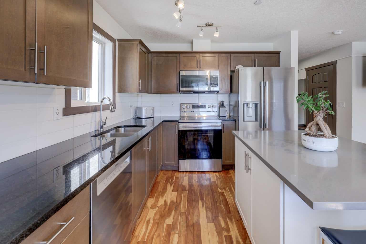 5 Covecreek Mews NE