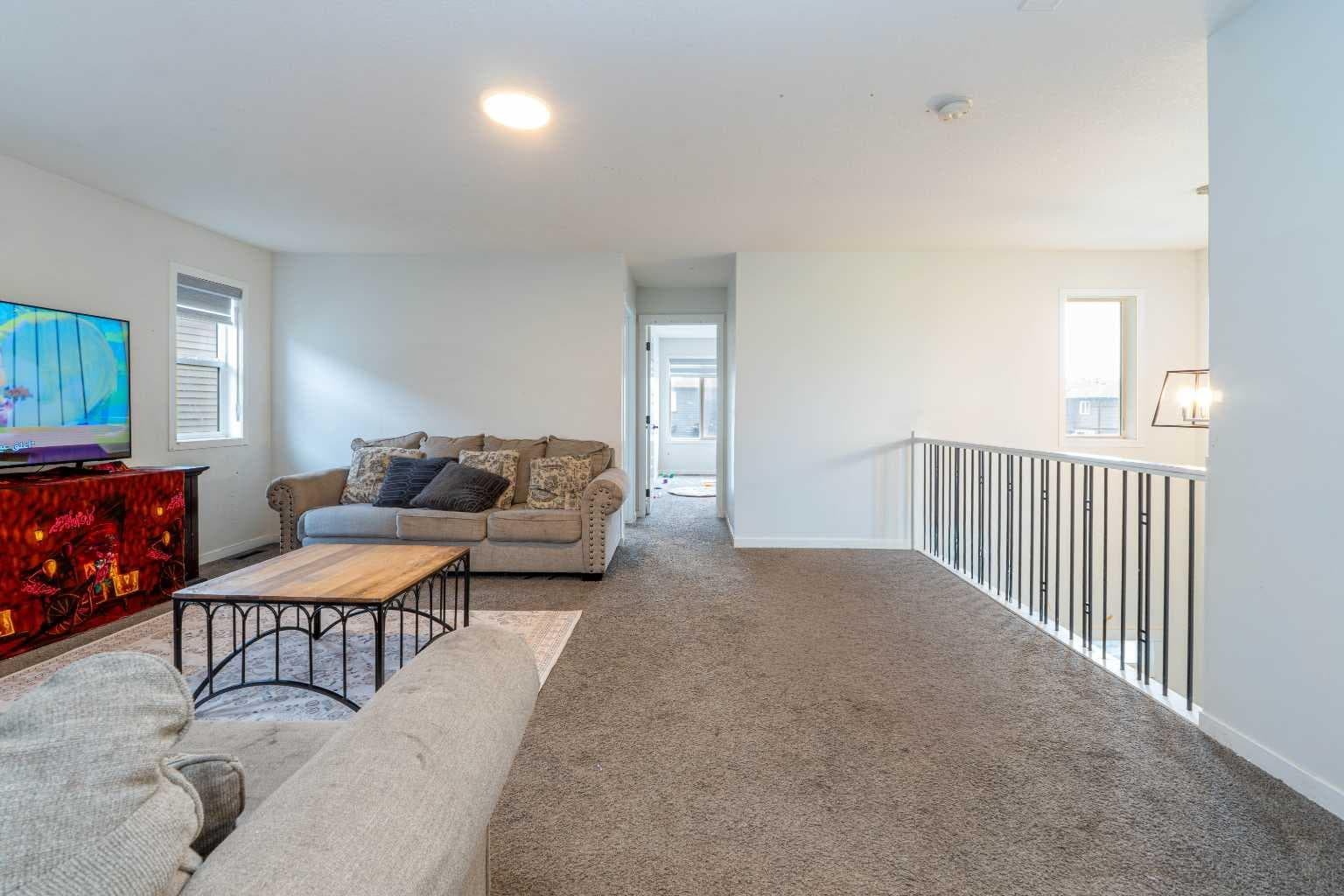 915 Corner Meadows Way NE