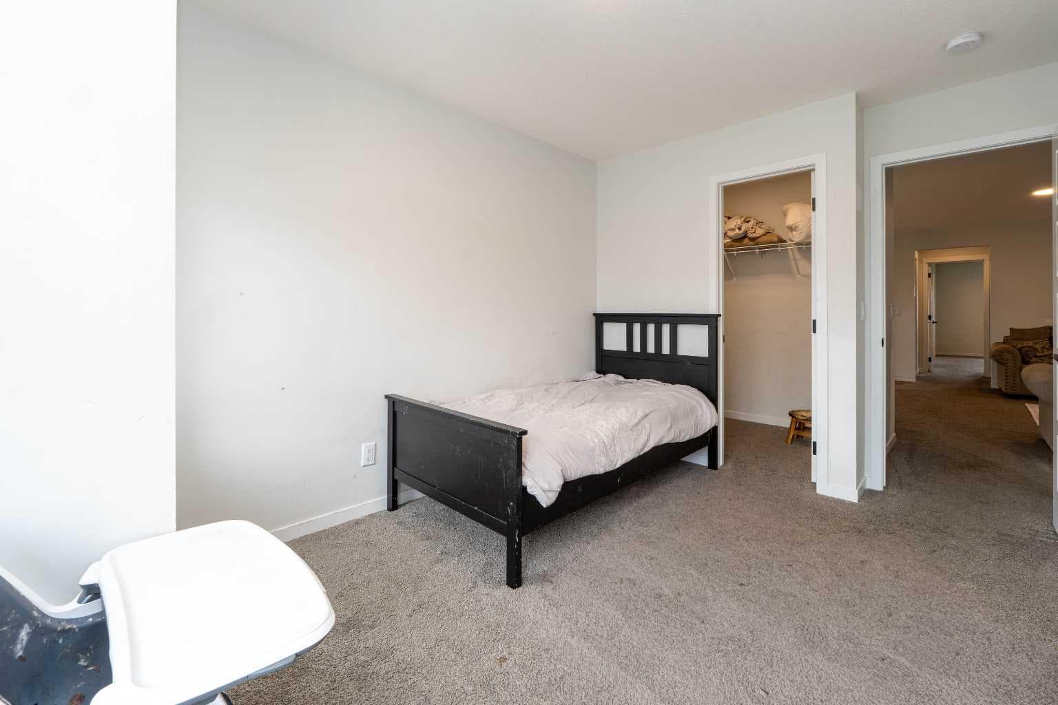 915 Corner Meadows Way NE
