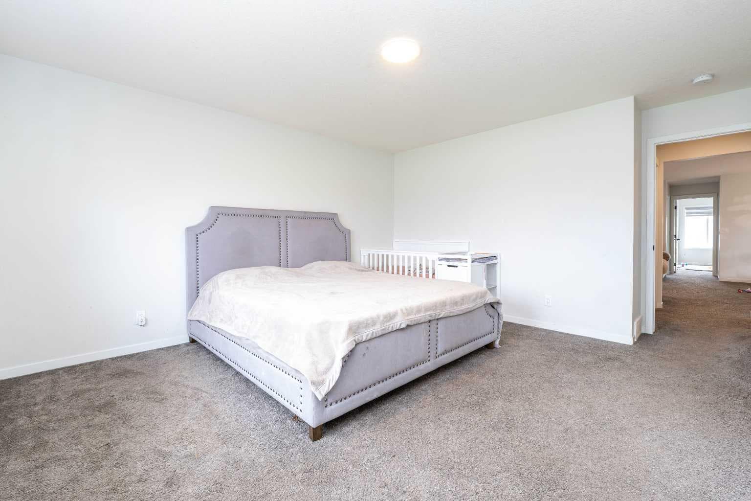 915 Corner Meadows Way NE