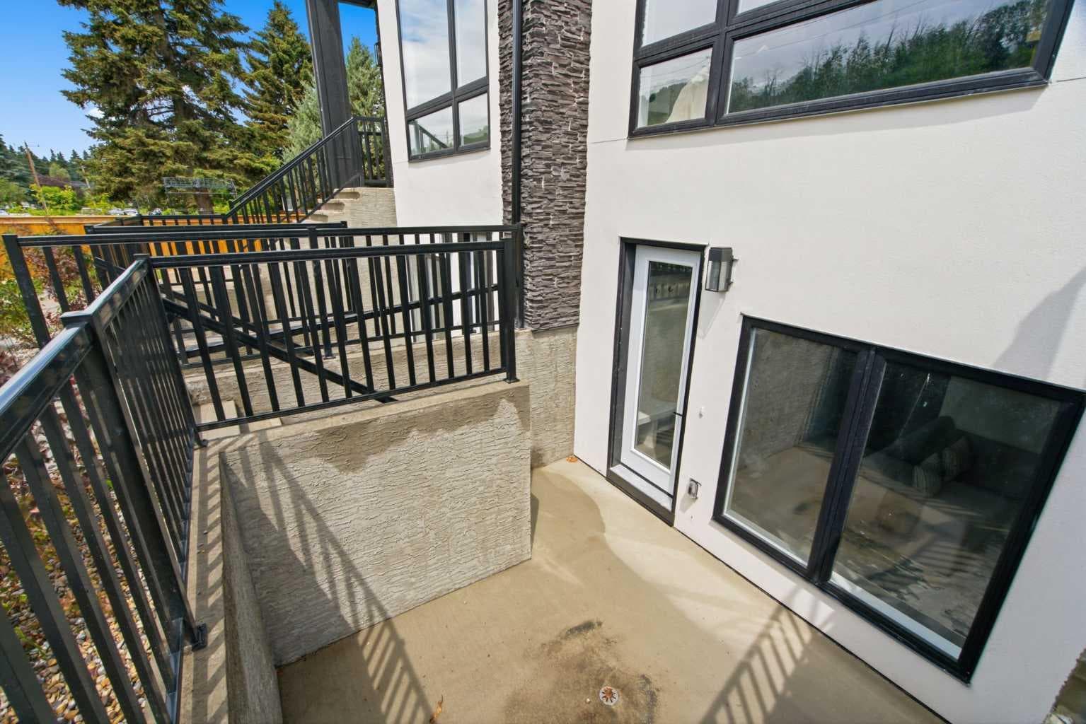 8518 33 Avenue NW
