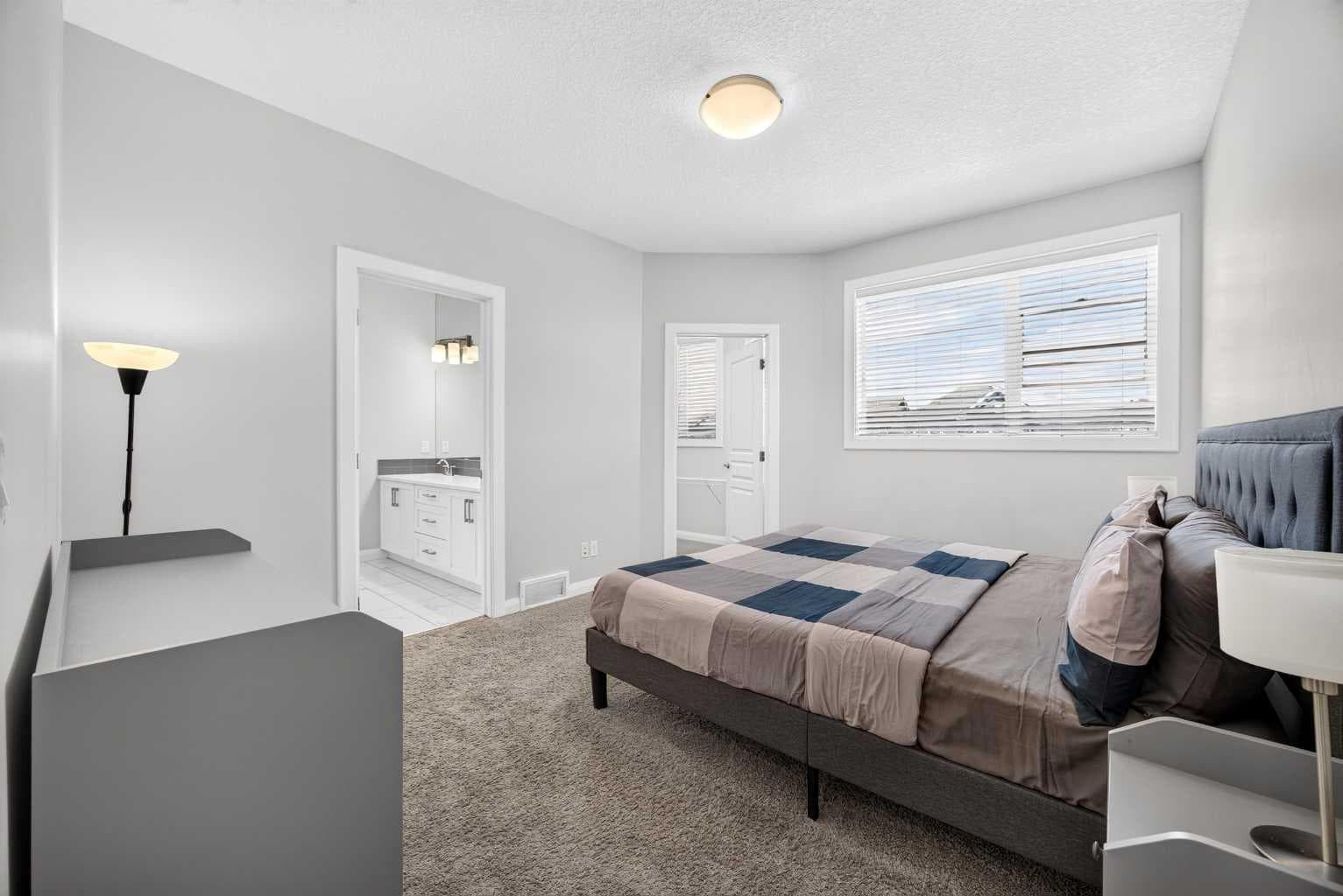 30 Evanscrest Rise NW