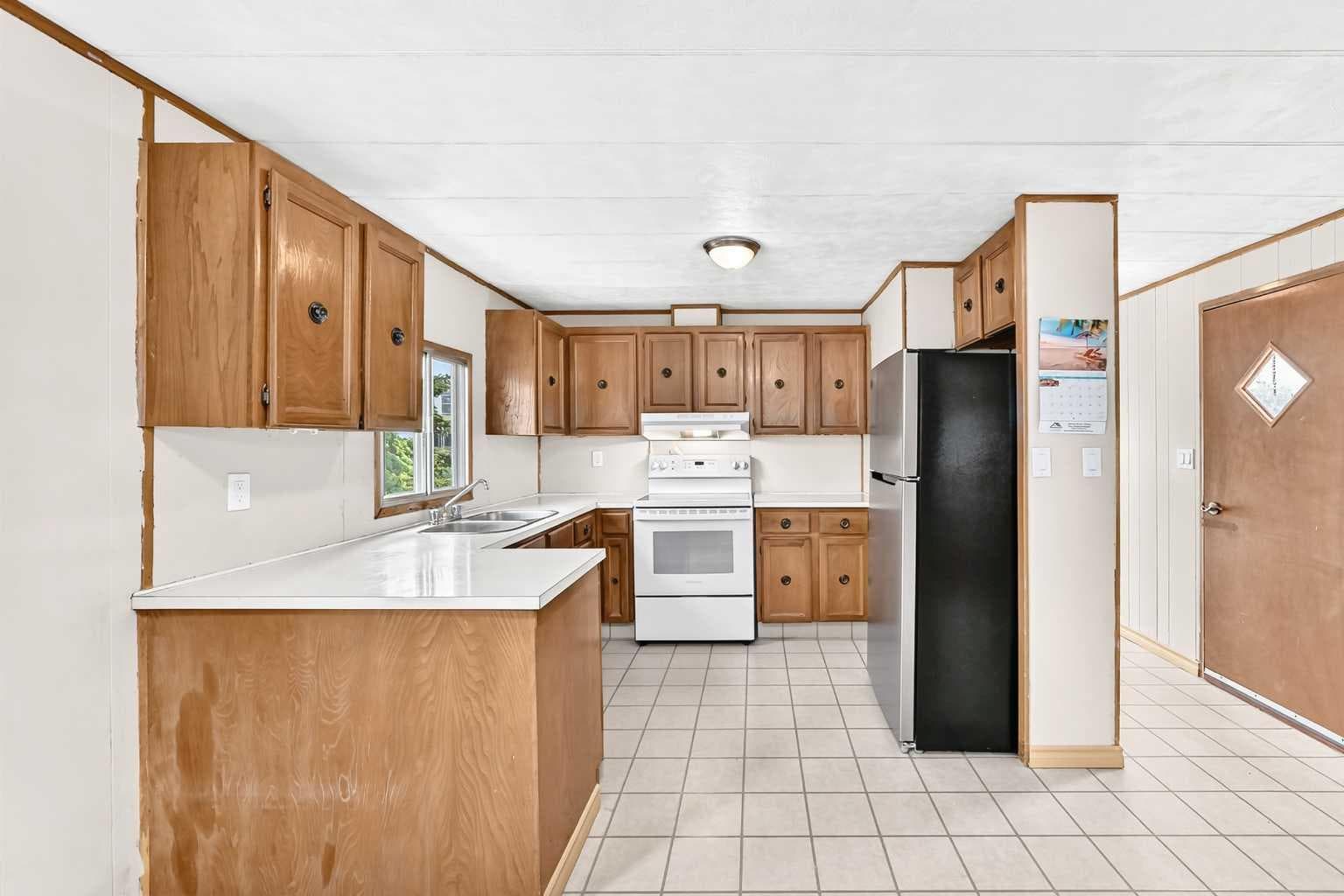 175, 99 Arbour Lake Road NW