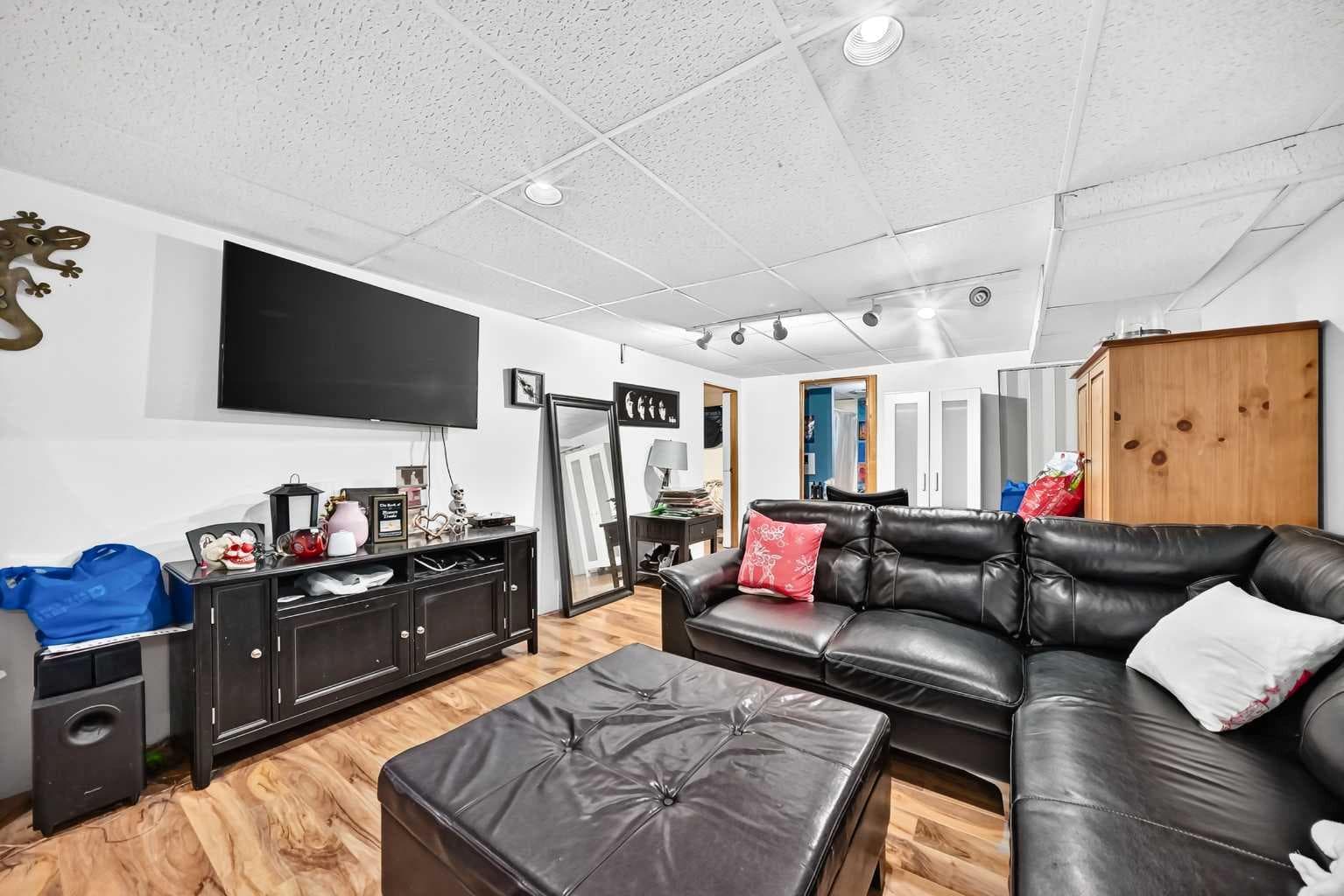 325 Flett Drive NE