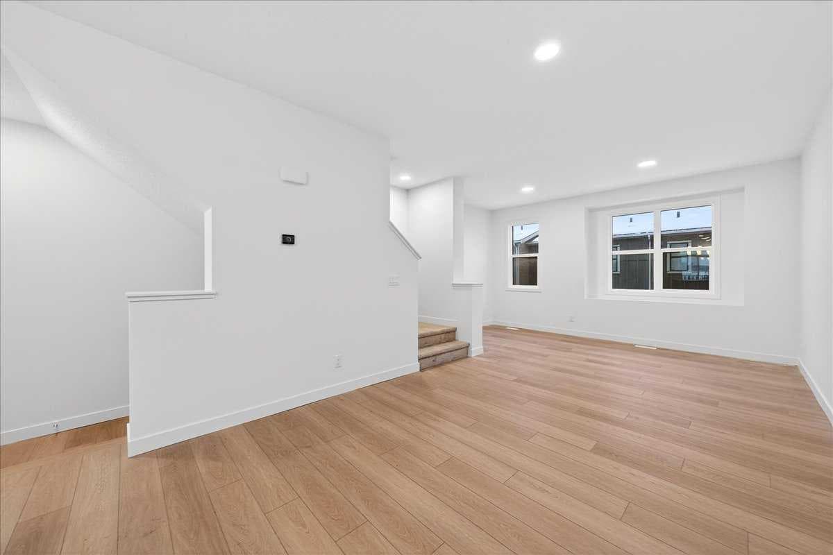 302, 30 Rochester View NW