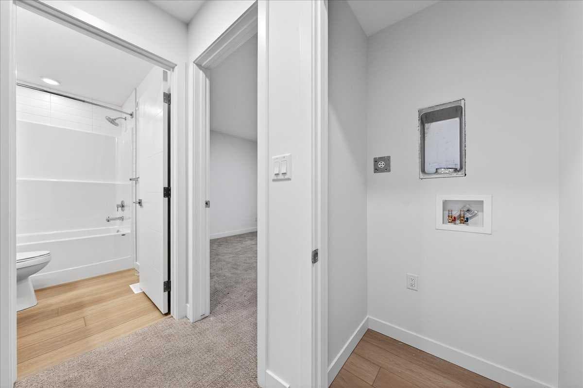 302, 30 Rochester View NW