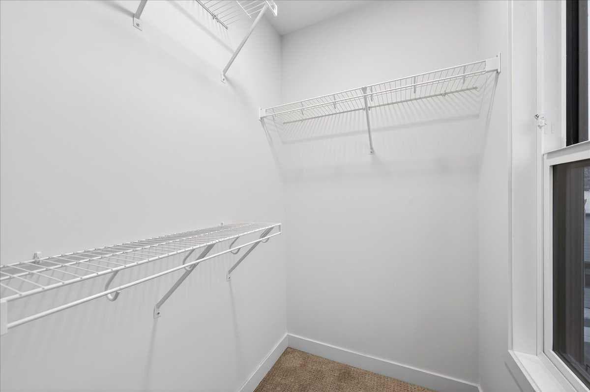 302, 30 Rochester View NW