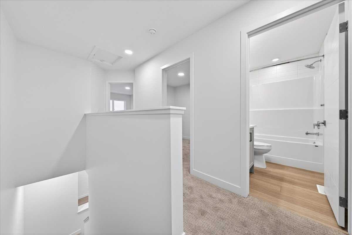 302, 30 Rochester View NW