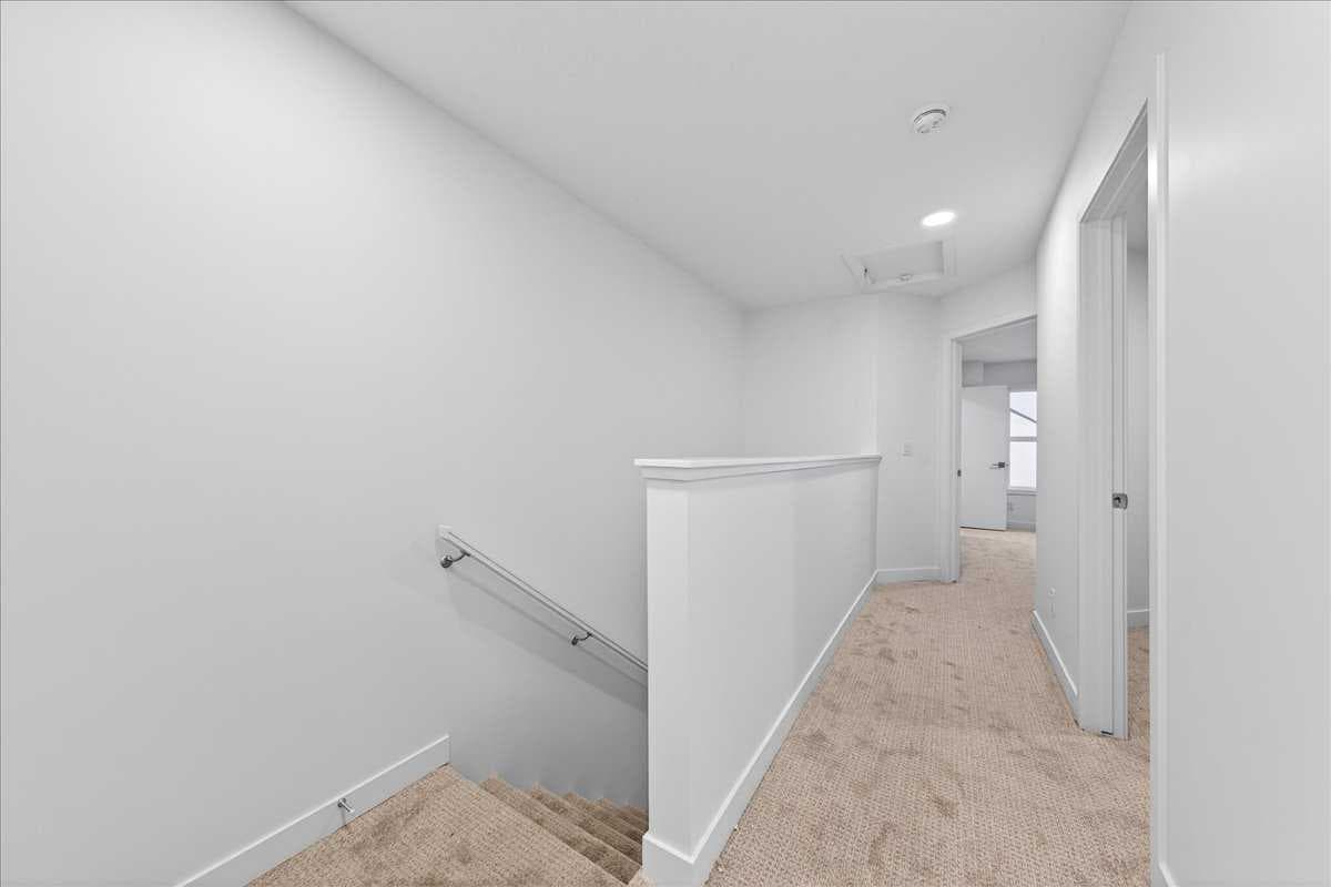 302, 30 Rochester View NW