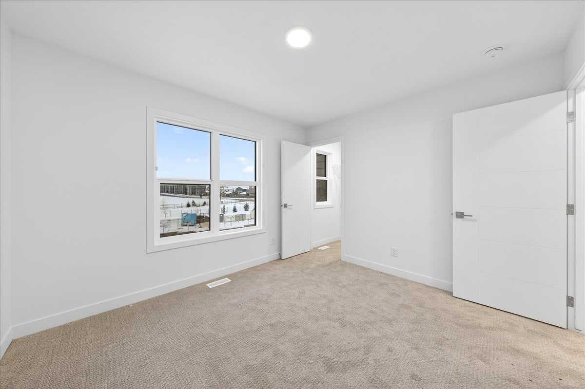302, 30 Rochester View NW