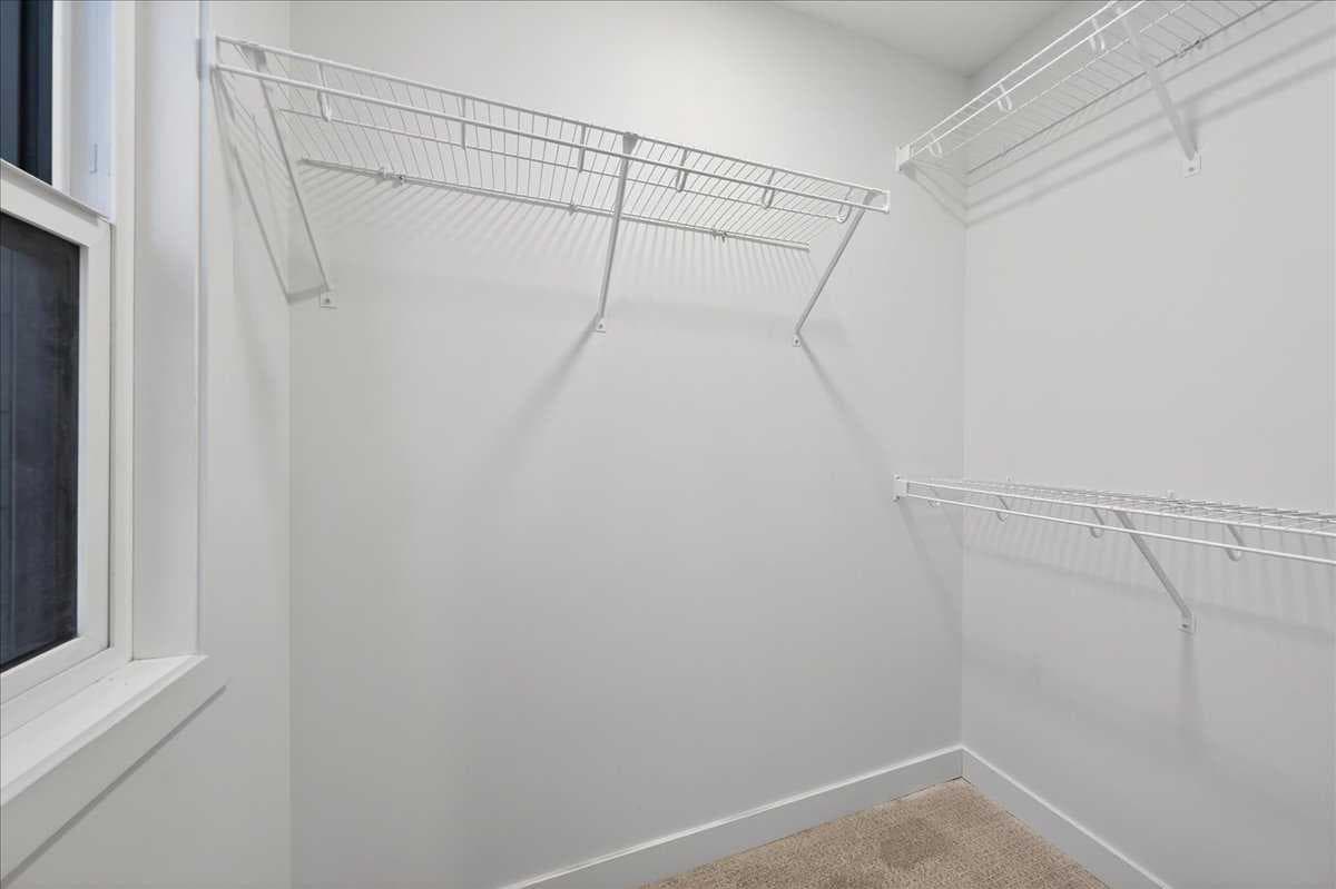 302, 30 Rochester View NW