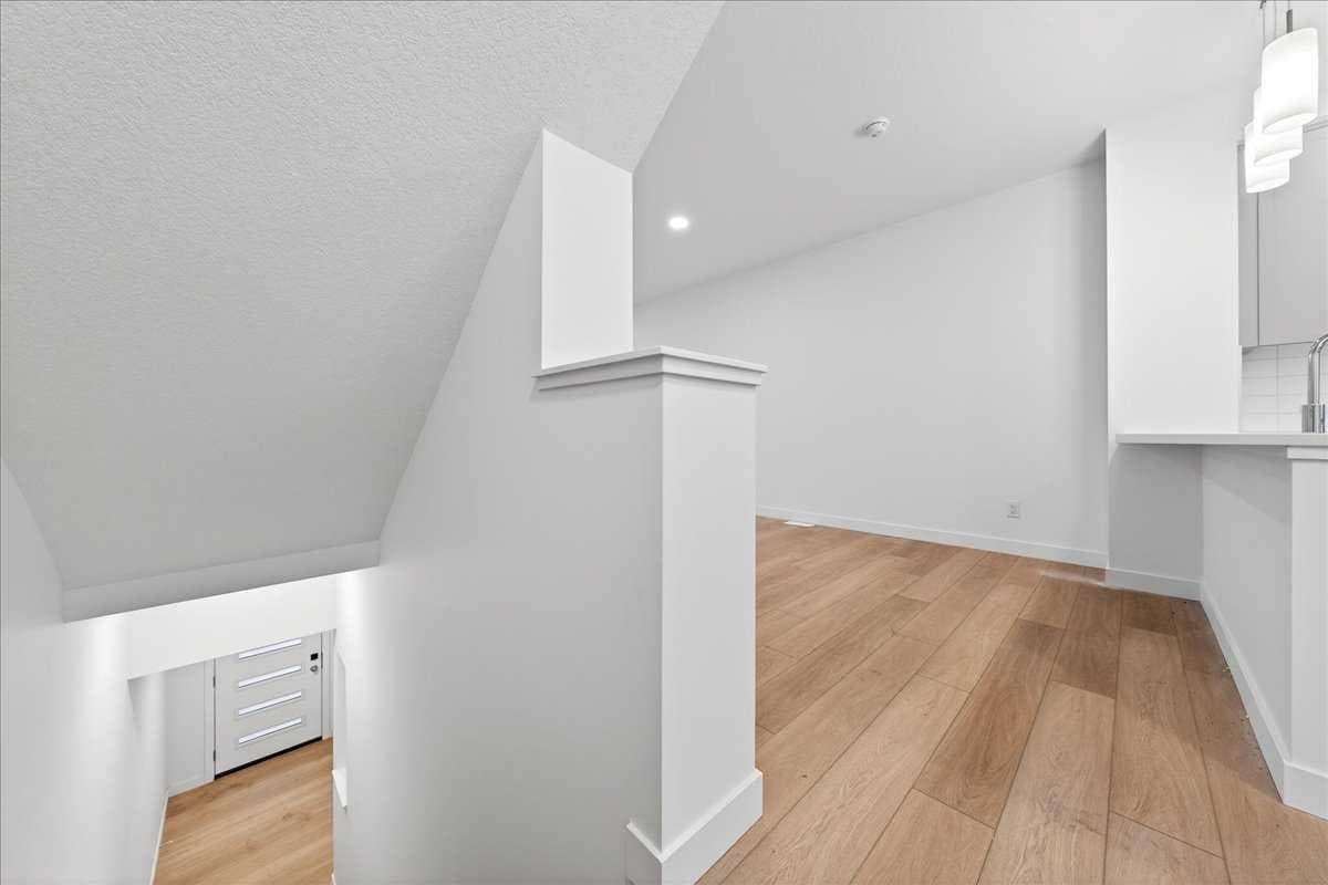 302, 30 Rochester View NW