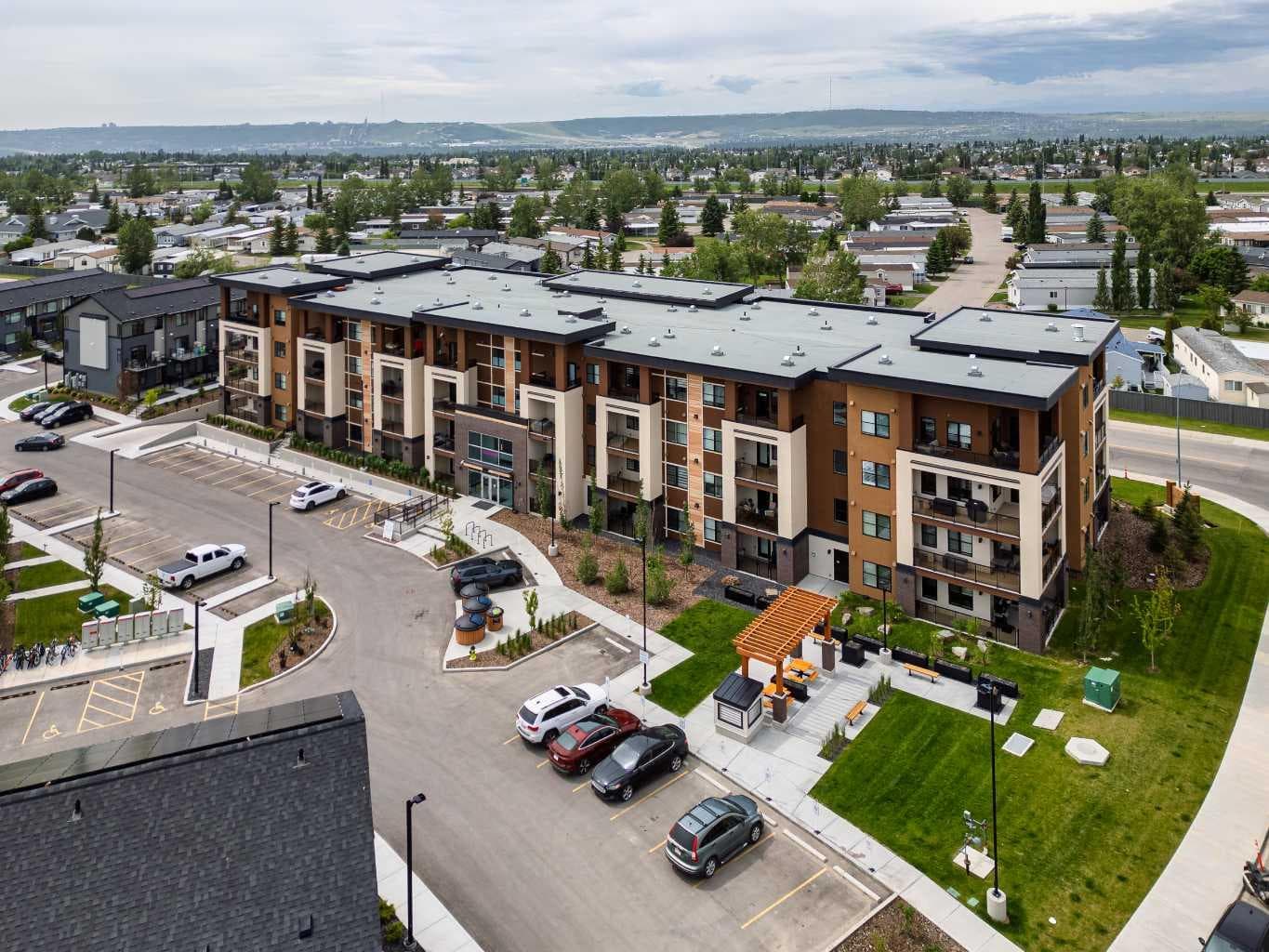 1416, 81 Arbour Lake View NW