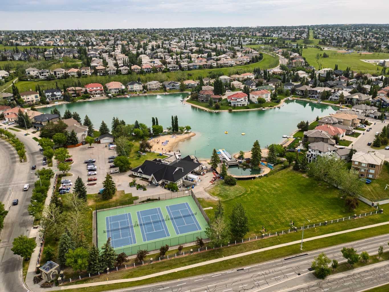 1416, 81 Arbour Lake View NW