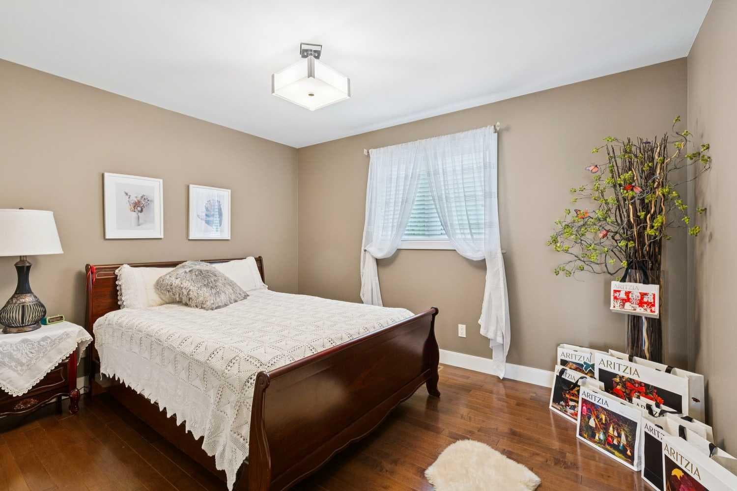 41 Sidon Crescent SW
