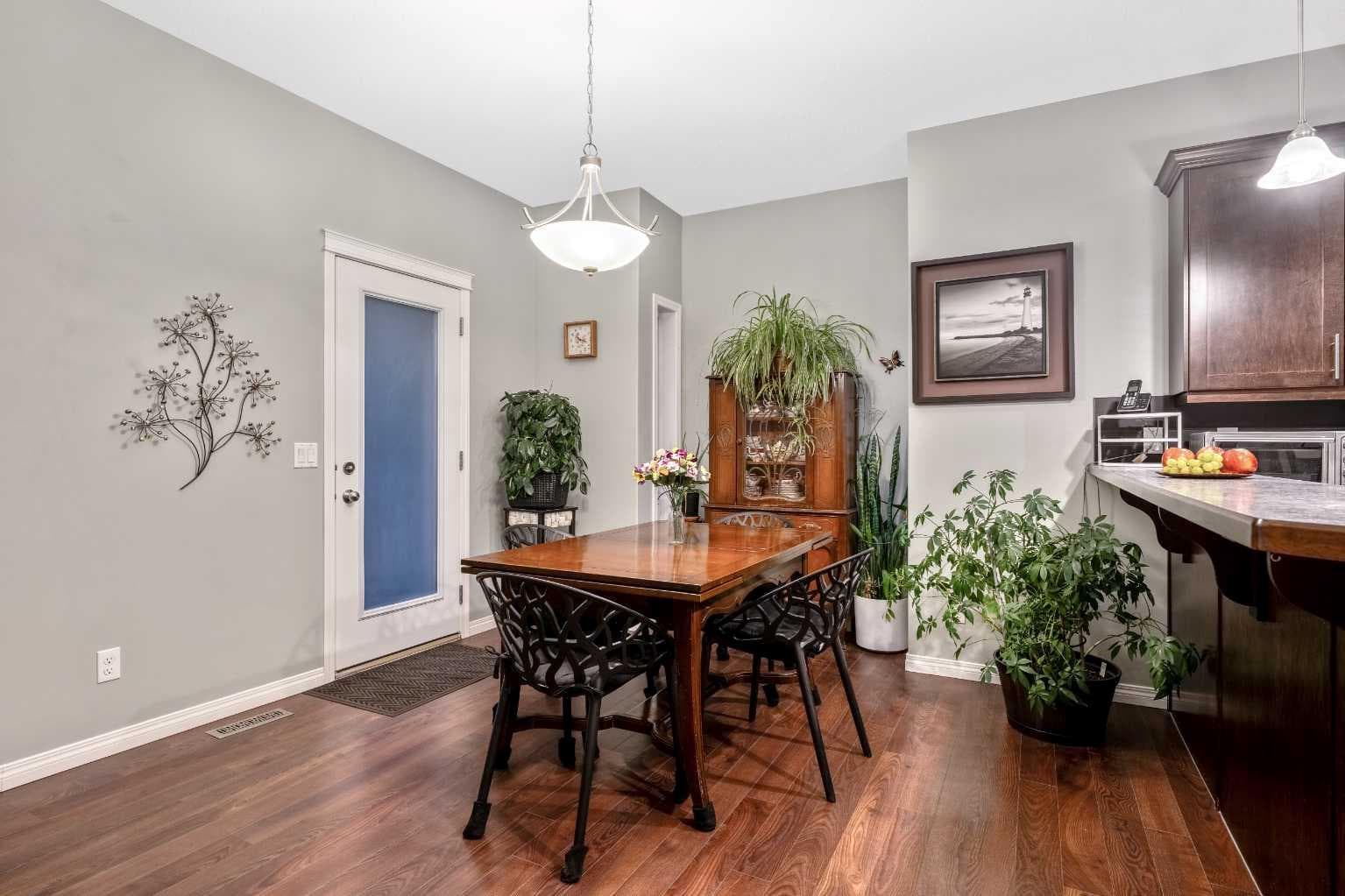 43 Arbours Circle NW