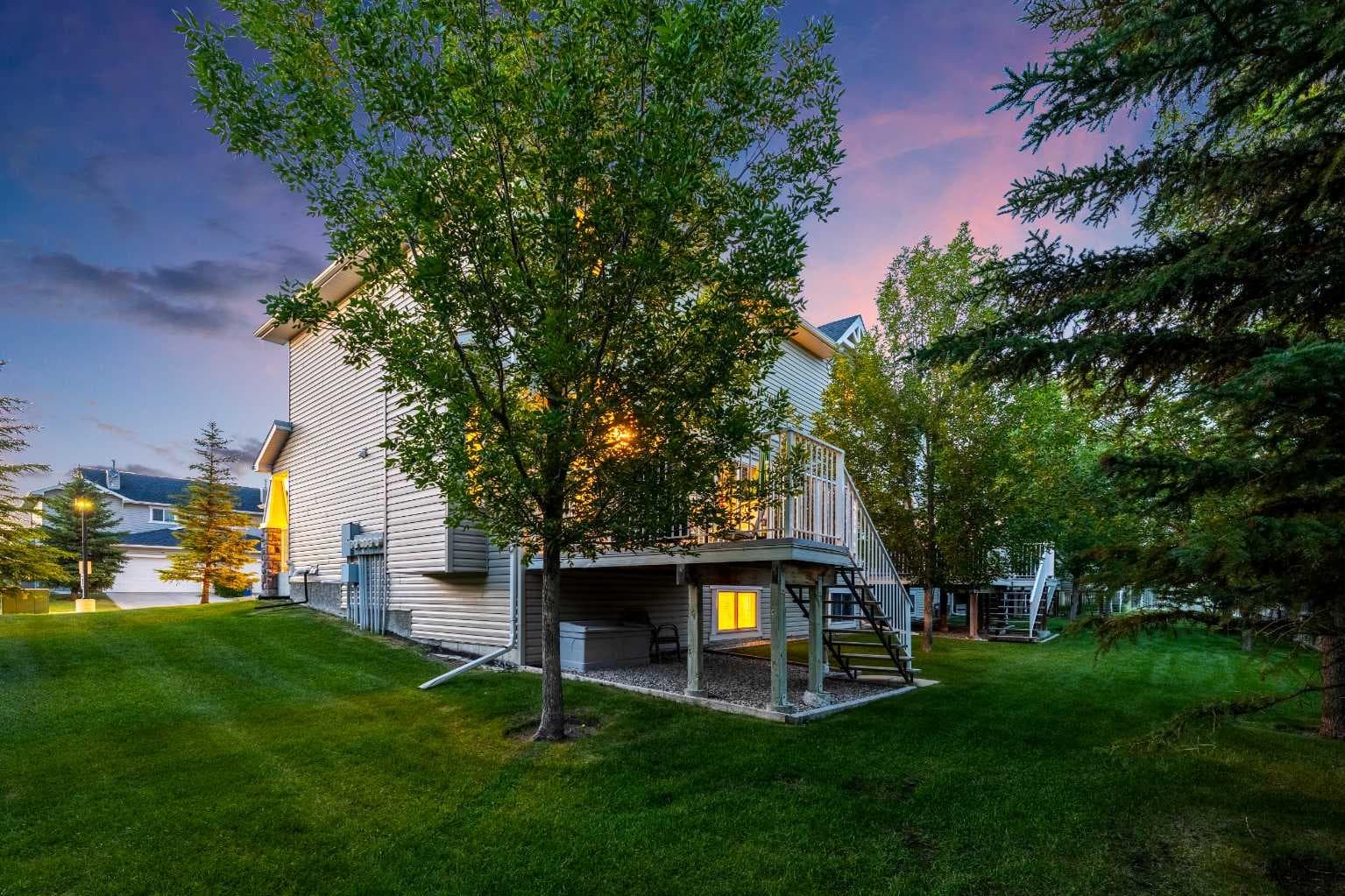 43 Arbours Circle NW