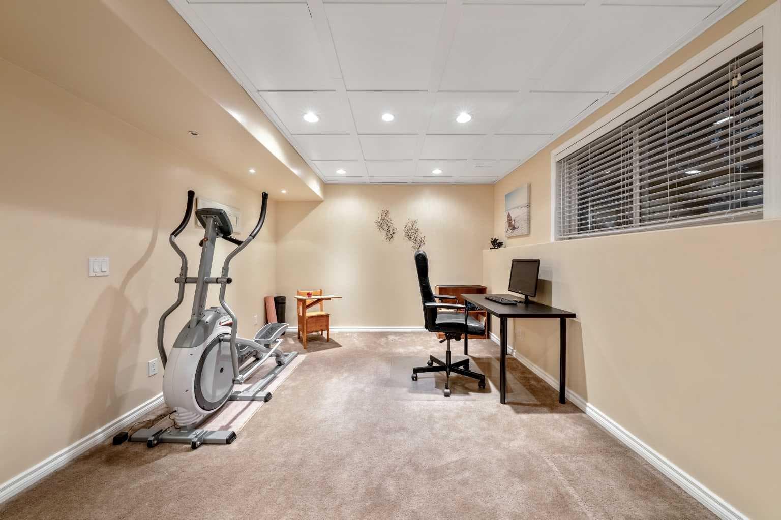 43 Arbours Circle NW