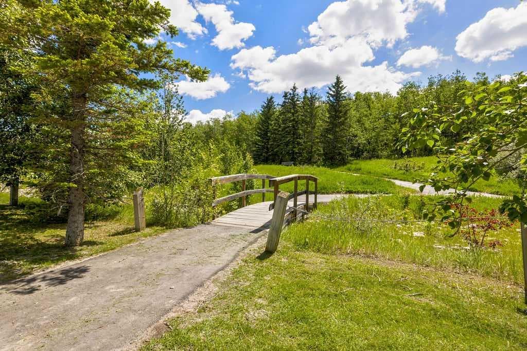 155 Citadel Meadow Gardens NW