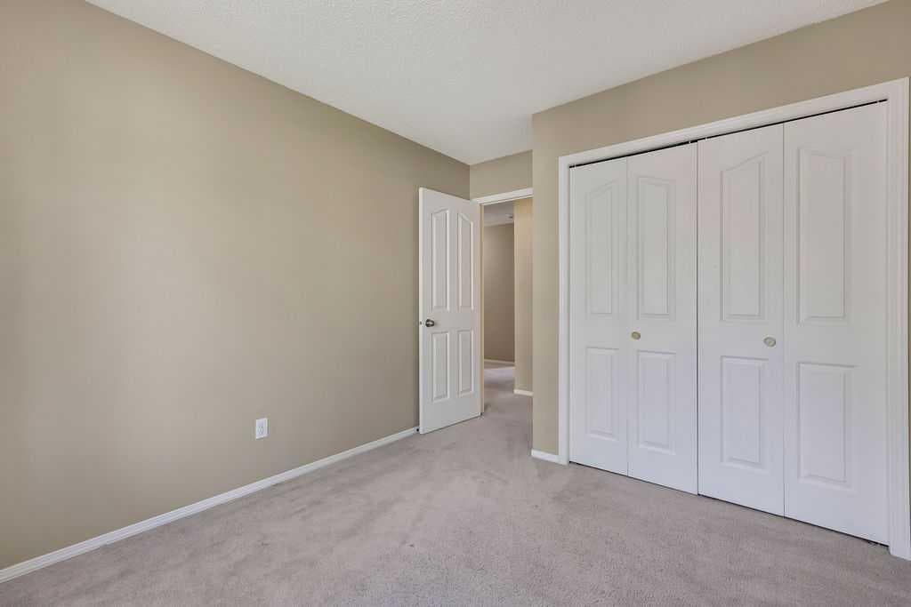 155 Citadel Meadow Gardens NW