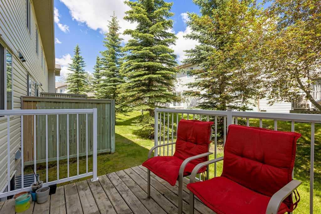 155 Citadel Meadow Gardens NW