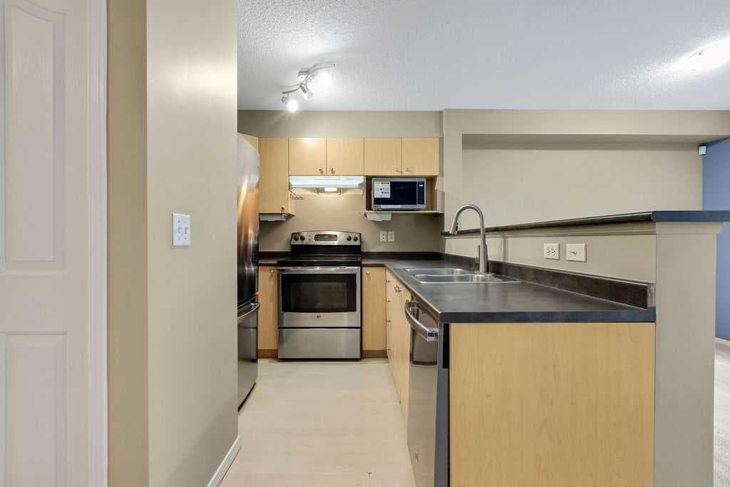 155 Citadel Meadow Gardens NW
