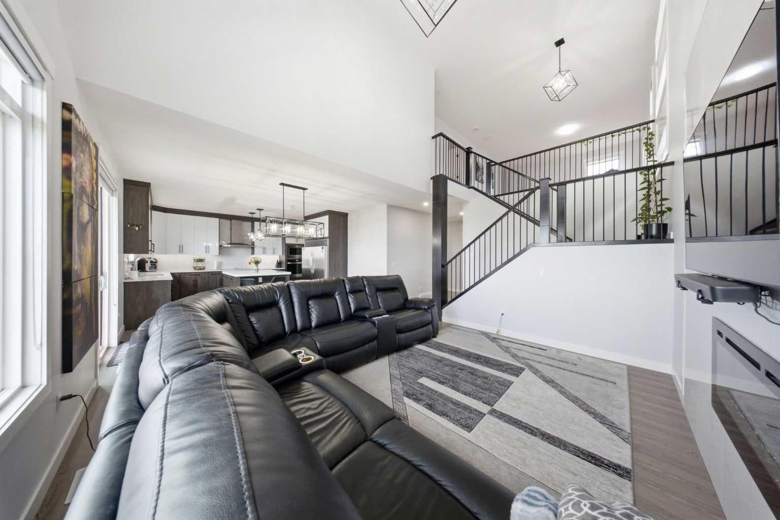 82 Waterford Crescent 