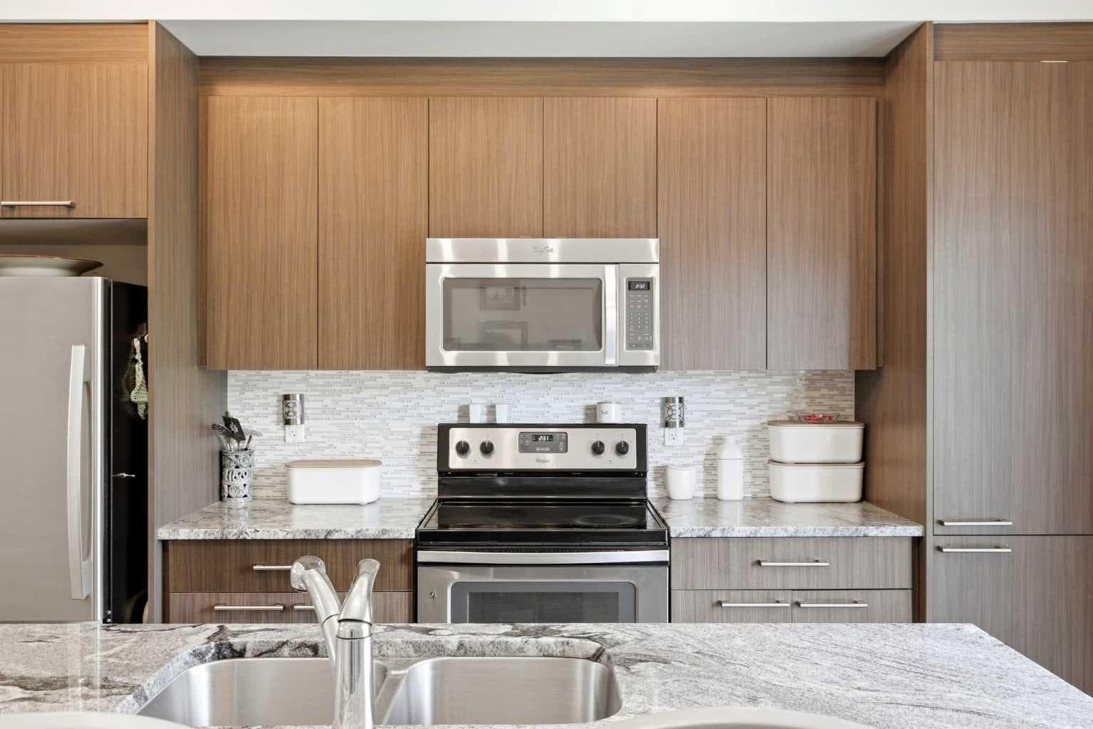 43, 300 Marina Drive 