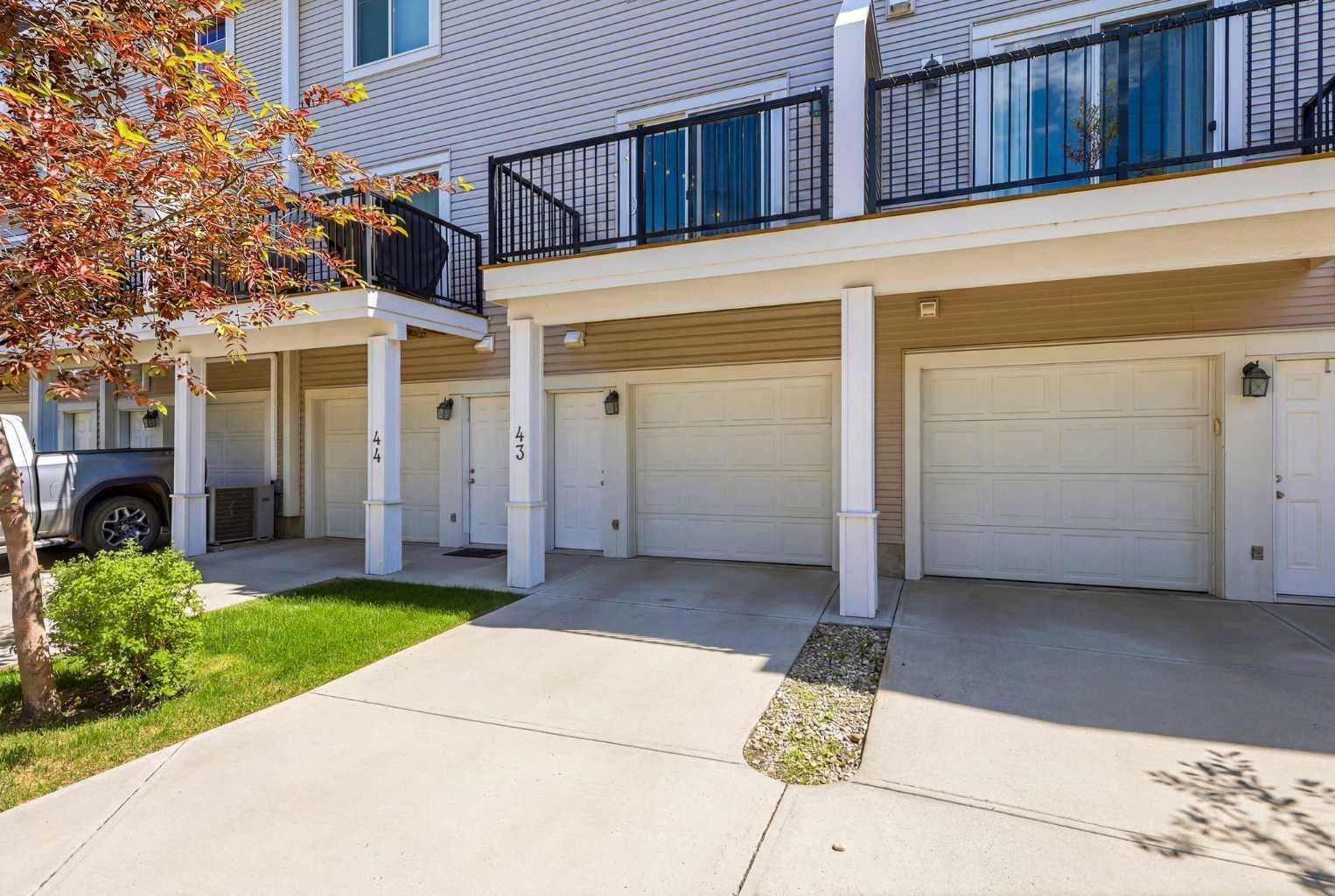 43, 300 Marina Drive 