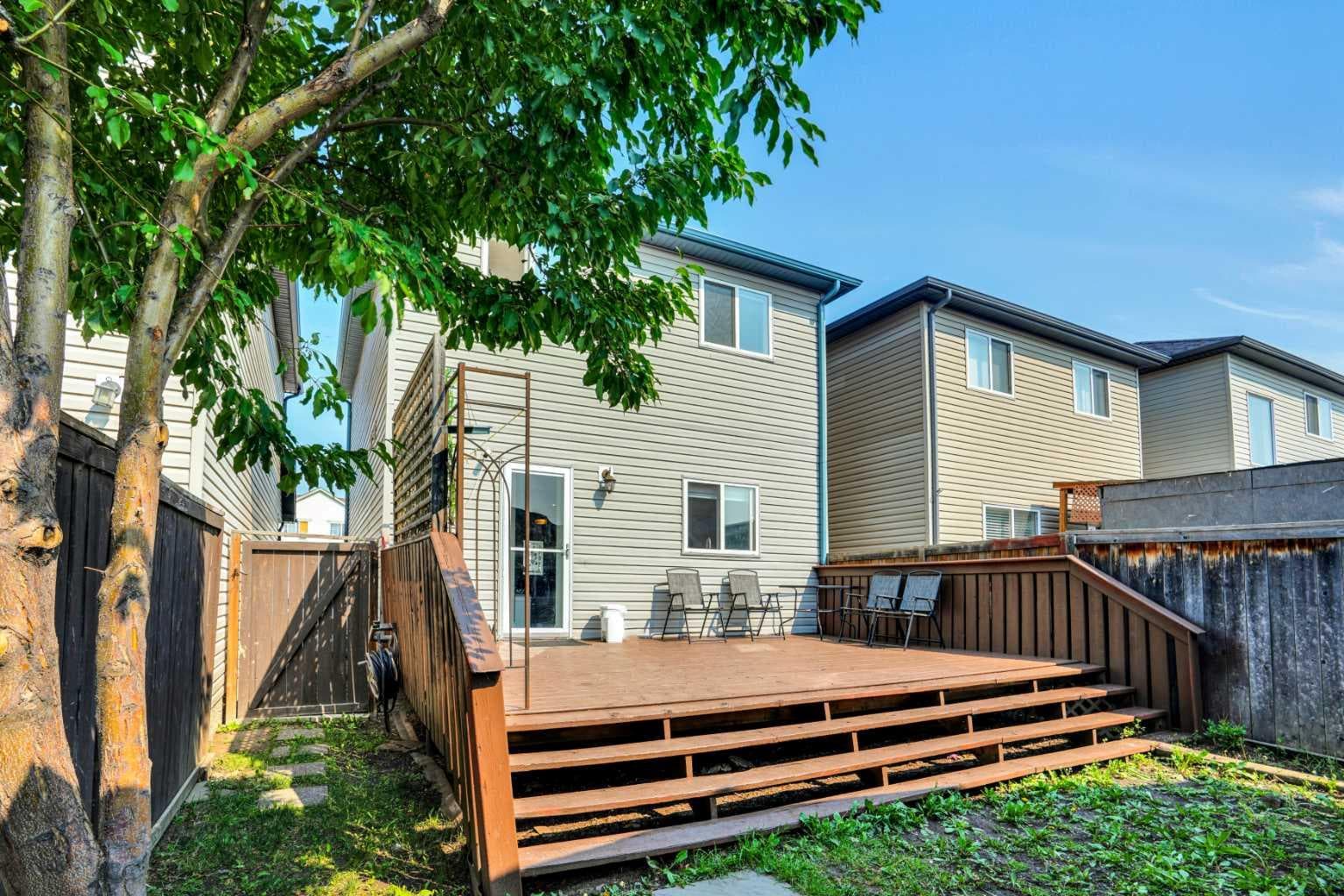 156 Saddlecrest Place NE