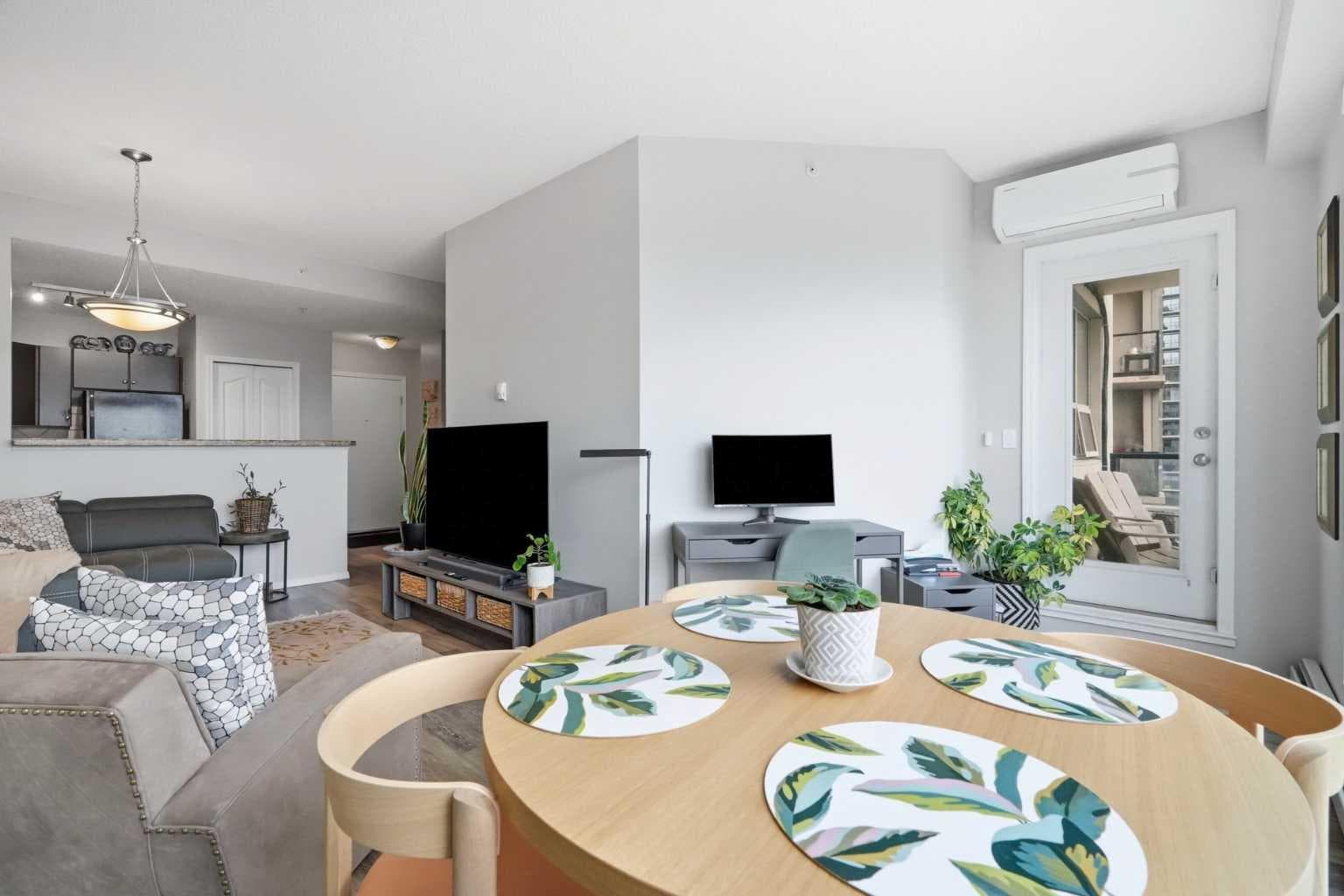 2007, 1053 10 Street SW