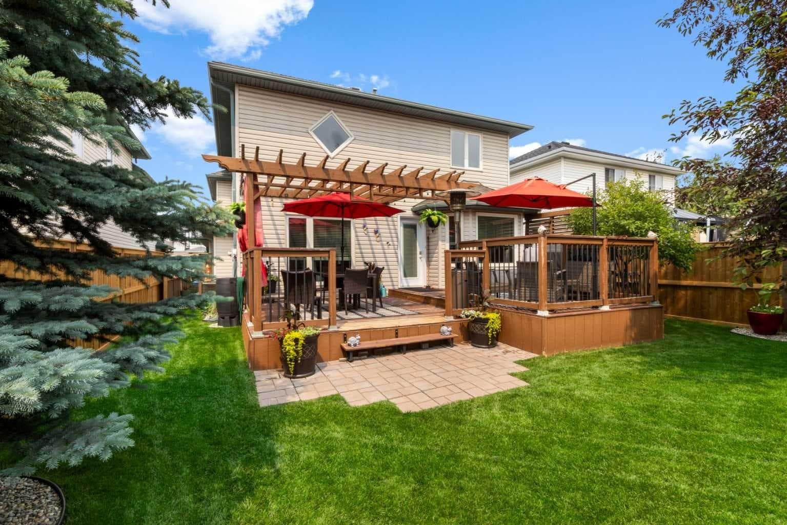 217 Douglas Glen Close SE