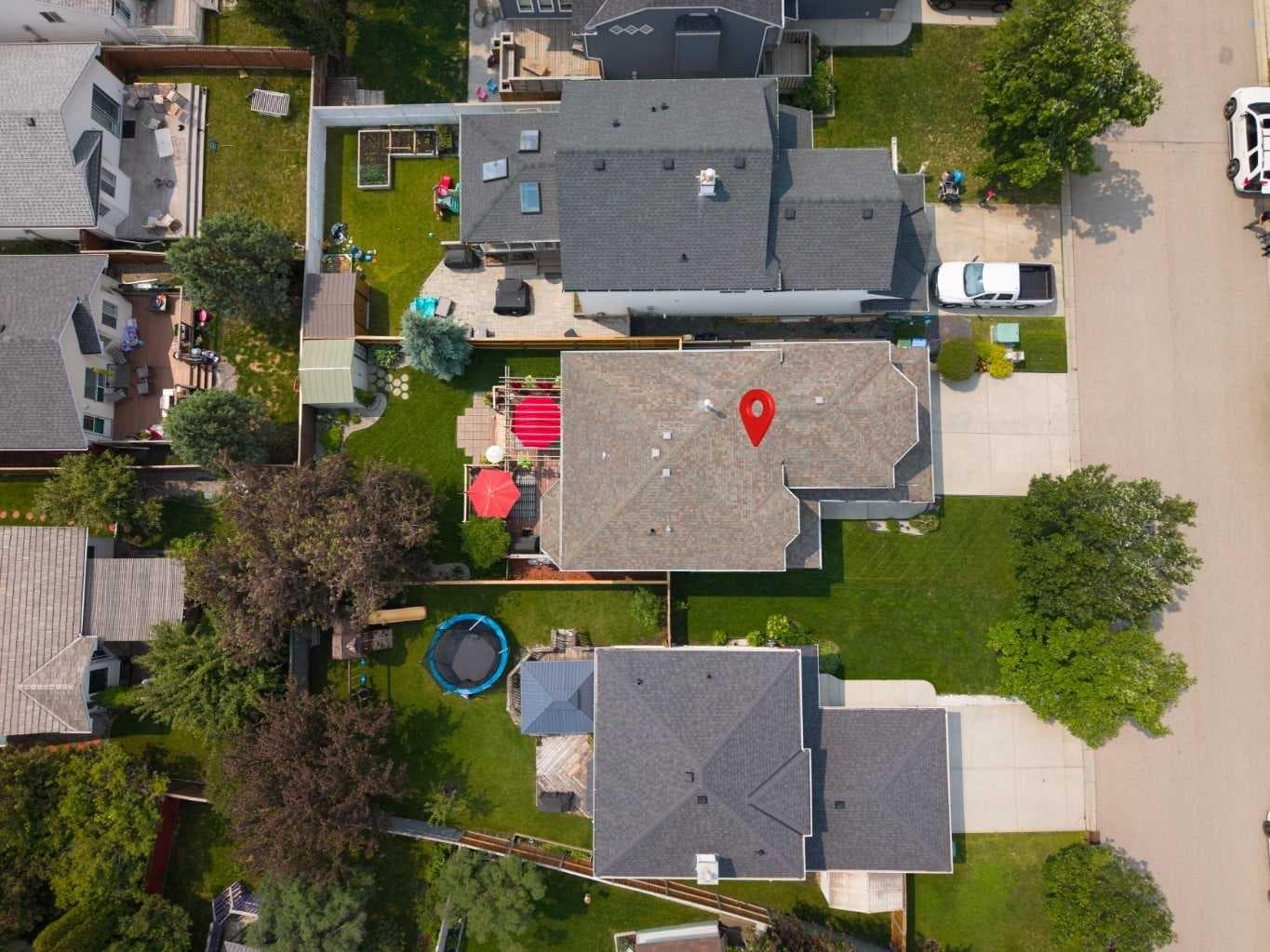 217 Douglas Glen Close SE
