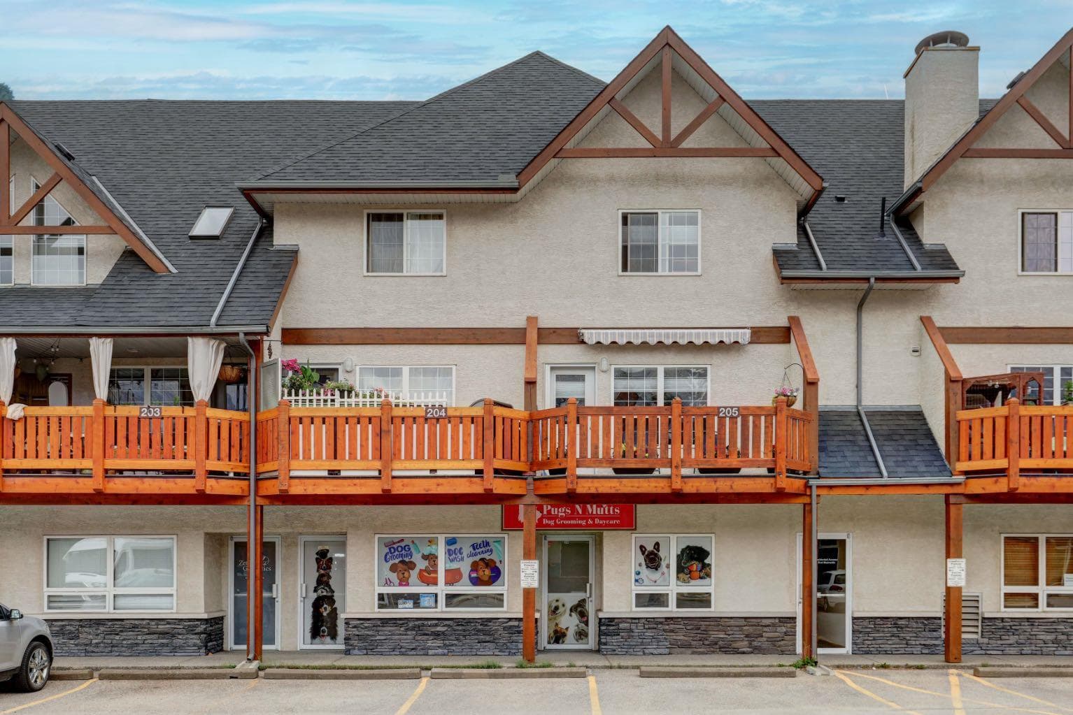 104 + 105, 112 Kananaskis Way  