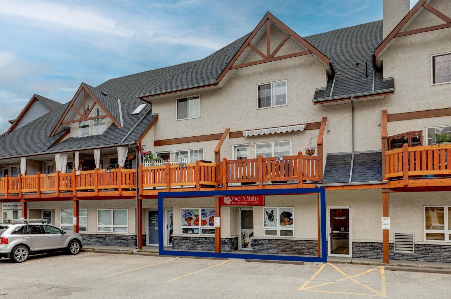 104 + 105, 112 Kananaskis Way  