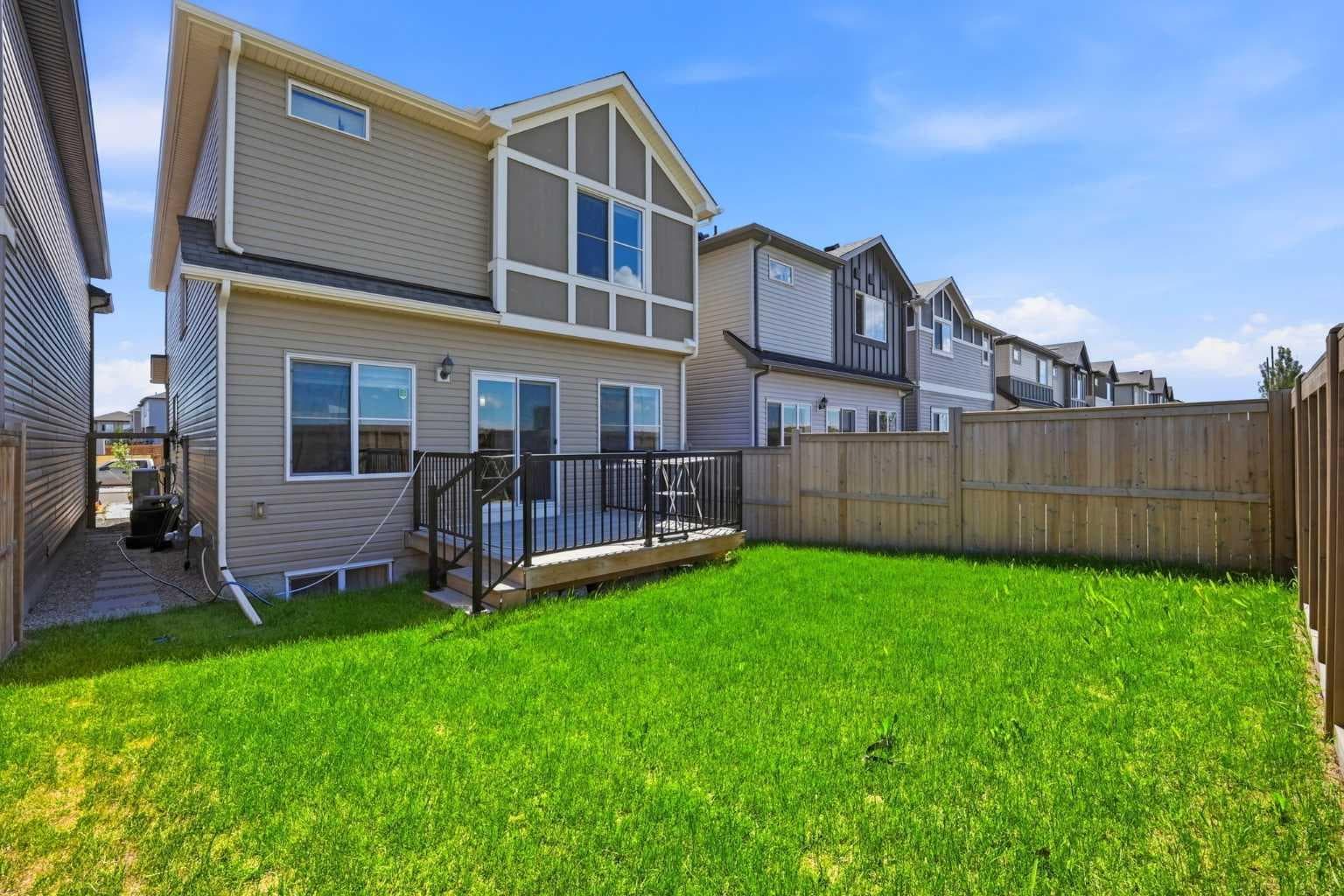 107 Savanna Way NE