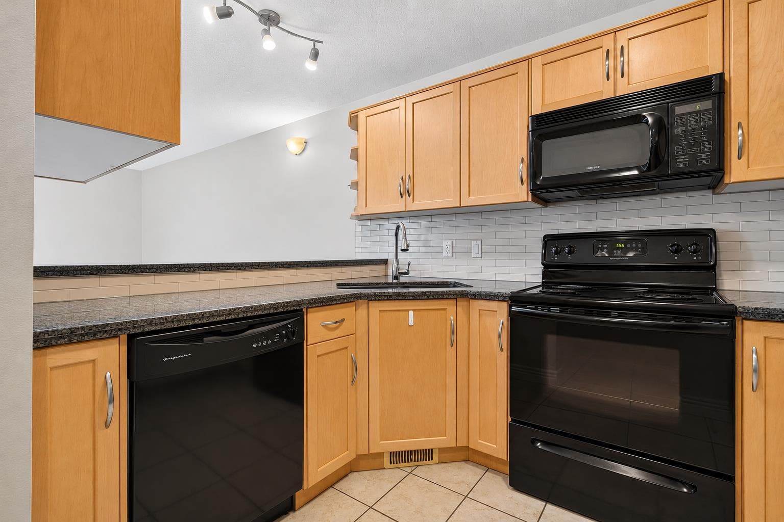 134, 48 Glamis Green SW