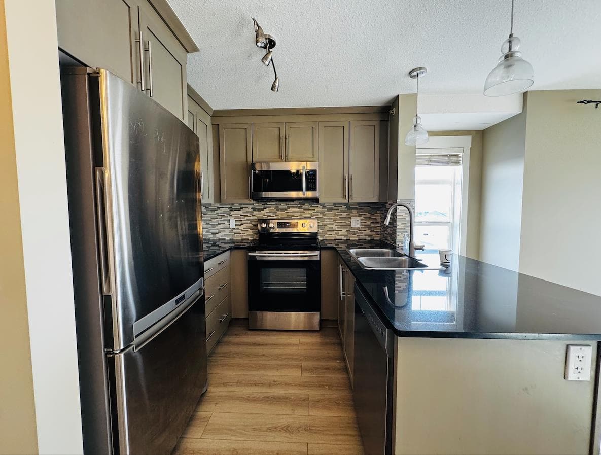 6413, 155 Skyview Ranch Way NE