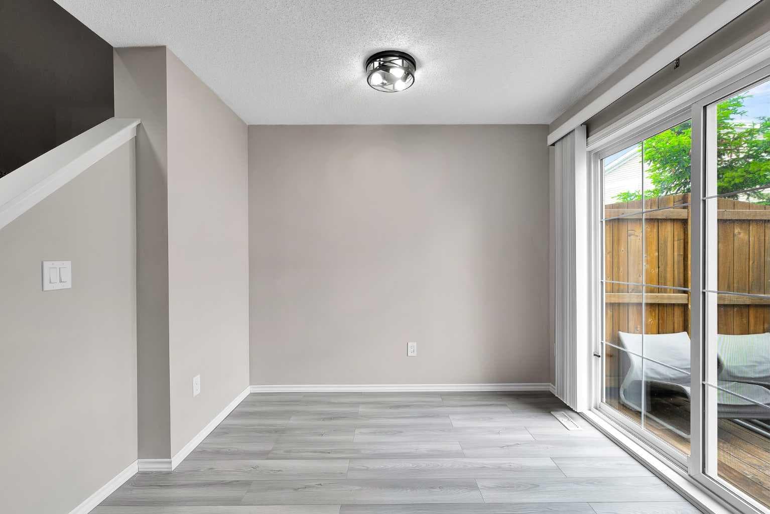 86 Country Village Gate NE