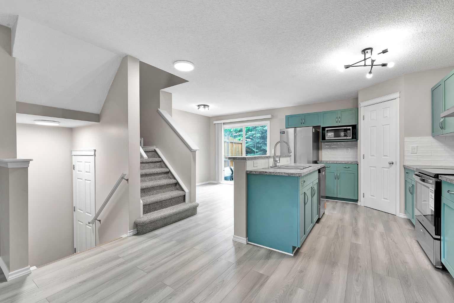 86 Country Village Gate NE