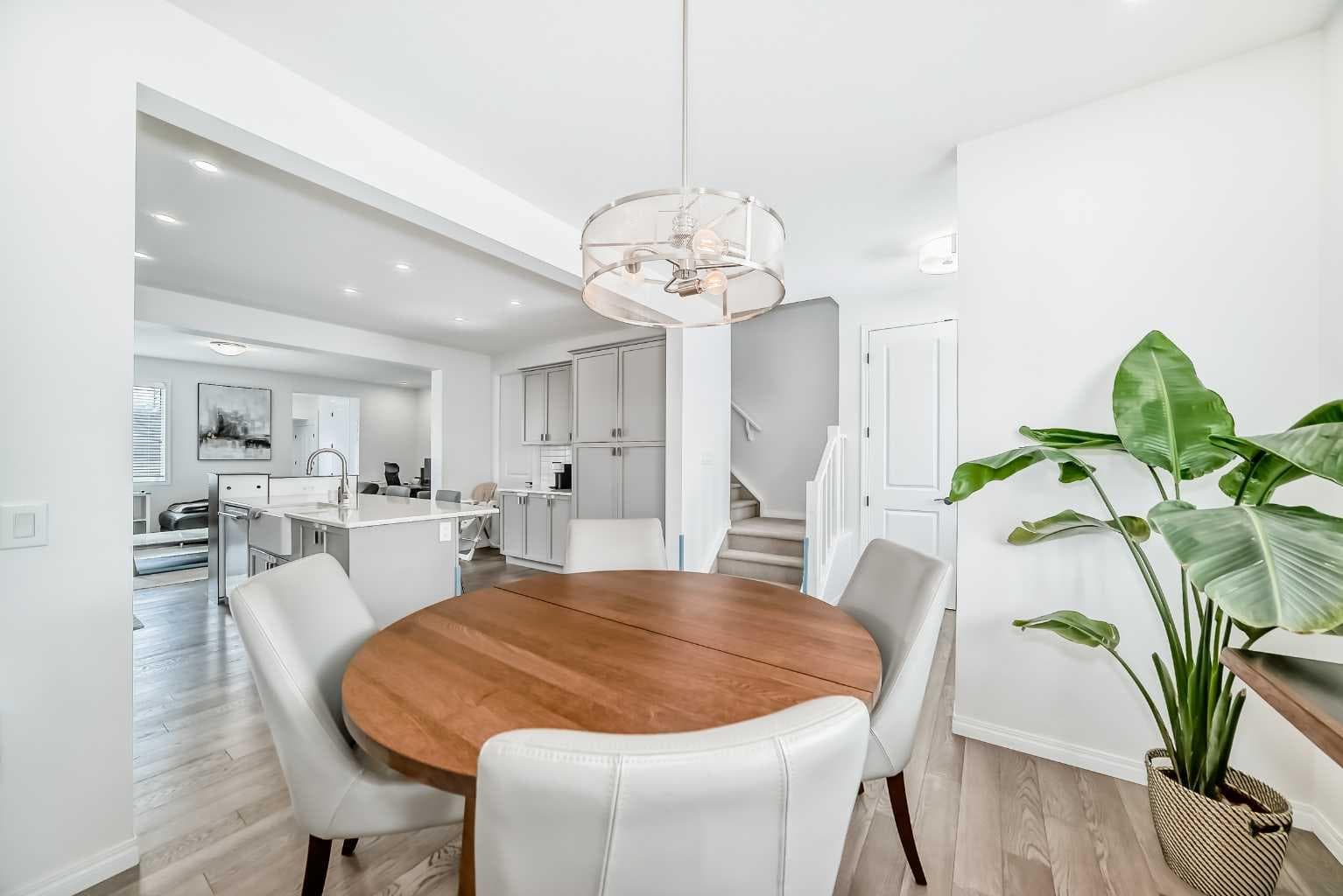 372 Carrington Way NW