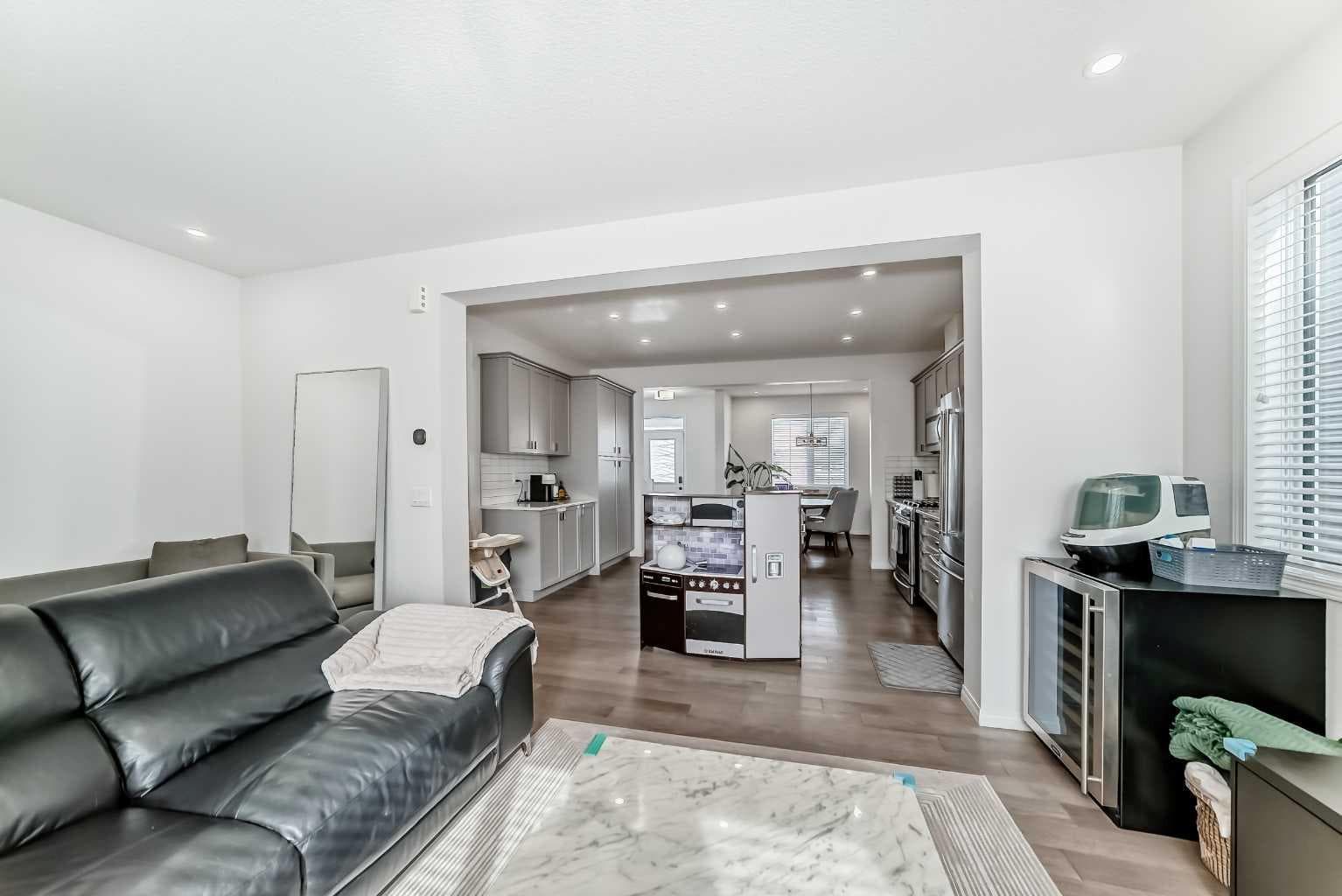 372 Carrington Way NW