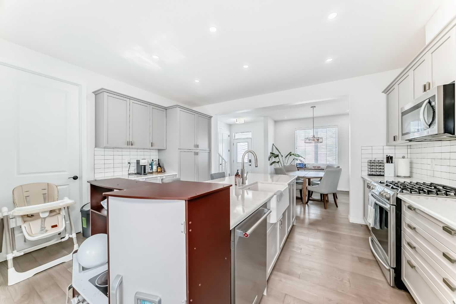 372 Carrington Way NW