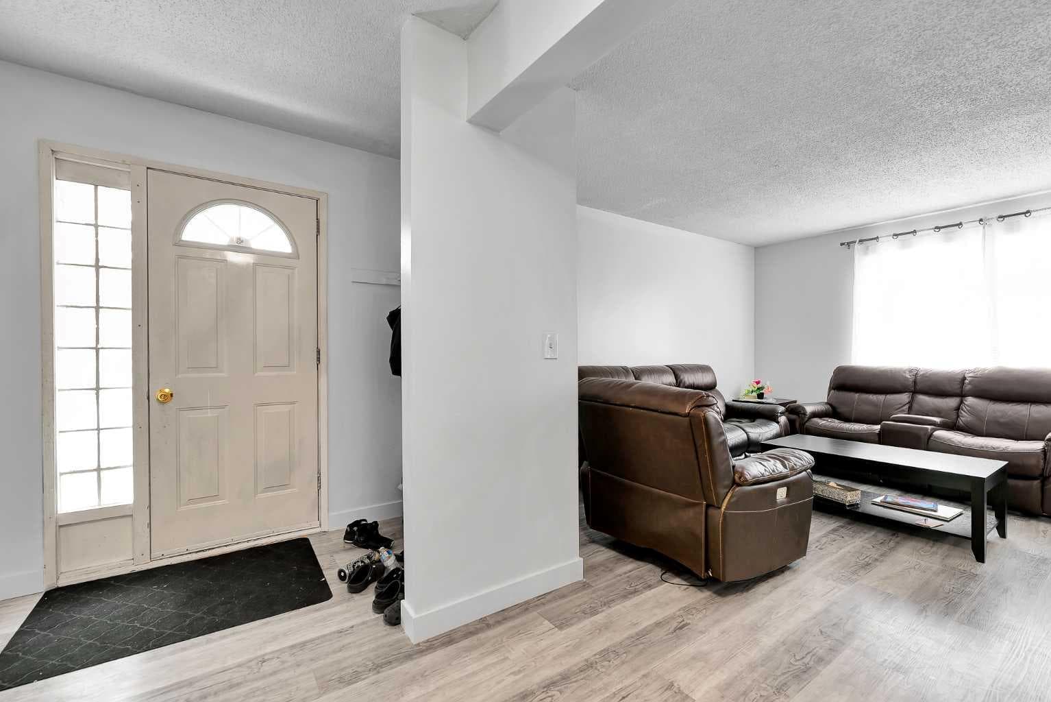 101, 516 Blackthorn Road NE