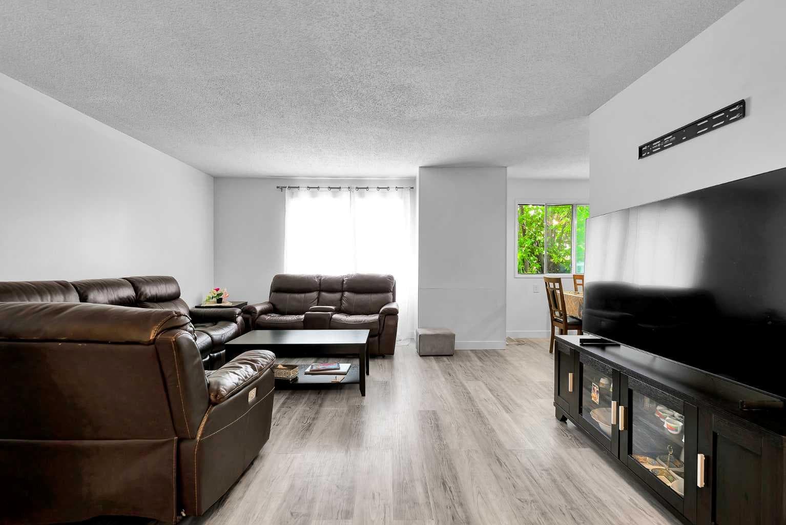 101, 516 Blackthorn Road NE
