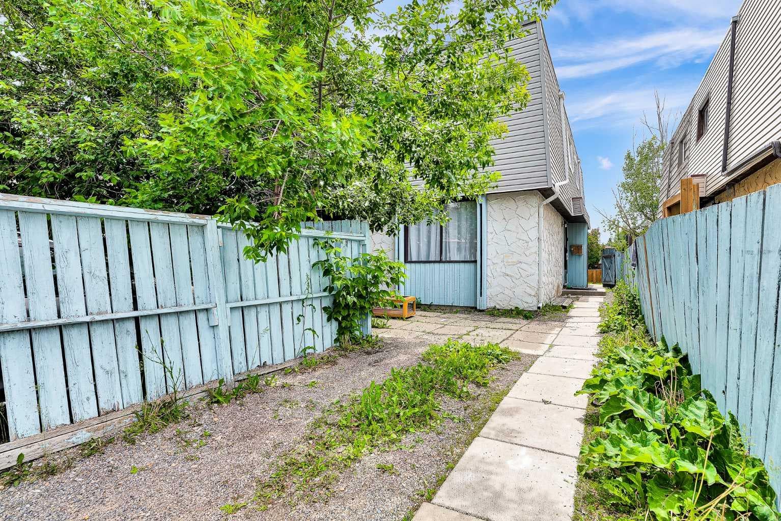 101, 516 Blackthorn Road NE