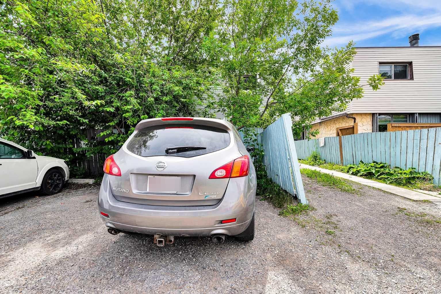 101, 516 Blackthorn Road NE